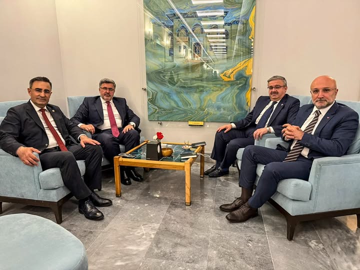 AK Parti Afyonkarahisar İl Başkanı Şahin, TBMM'de Milletvekilleriyle Temaslarda Bulundu
