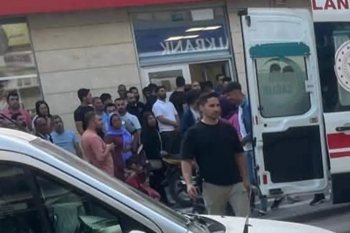 Şanlıurfa'da Banka Müdürü Bıçaklı Saldırıya Uğradı, Şüpheli Yakalandı