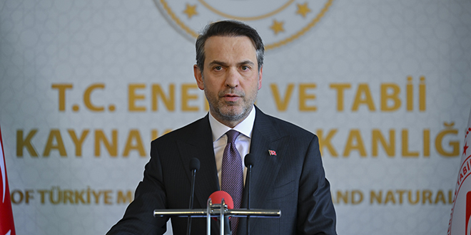 Elektrik ve Doğal Gaz Fiyatlarına Zam Gelmiyor: Bakan Bayraktar'dan Açıklama