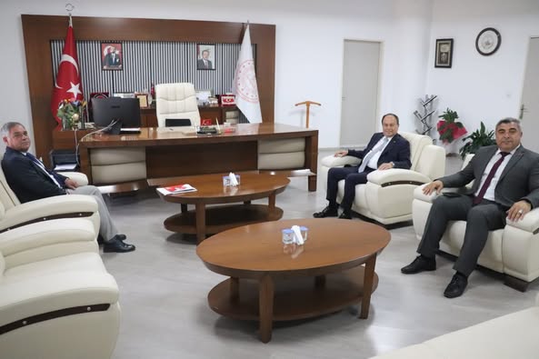 Afyonkarahisar Ticaret ve Sanayi Odası Başkanı Serteser, İl Milli Eğitim Müdürü Sünnetci'yi Ziyaret Etti