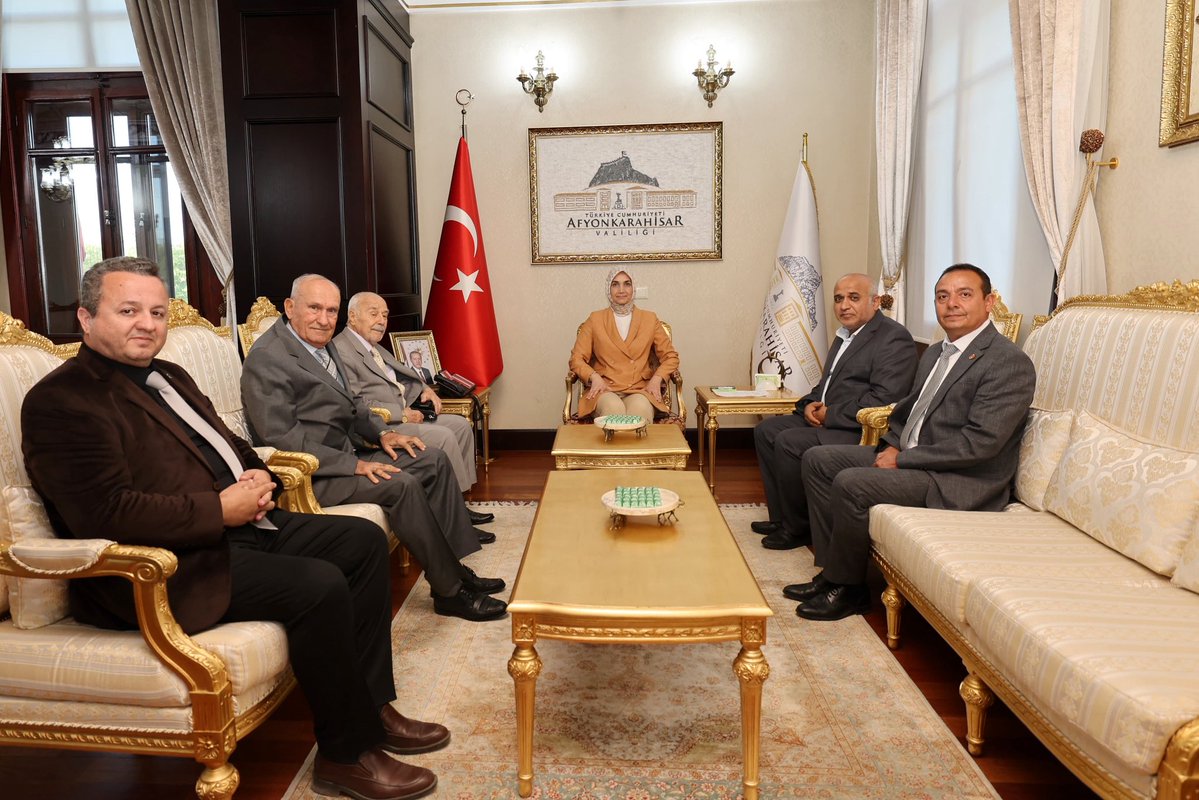 Afyonkarahisar Valisi Doç. Dr. Kübra Güran Yiğitbaşı Emekli Astsubaylar Derneği'ni Kabul Etti