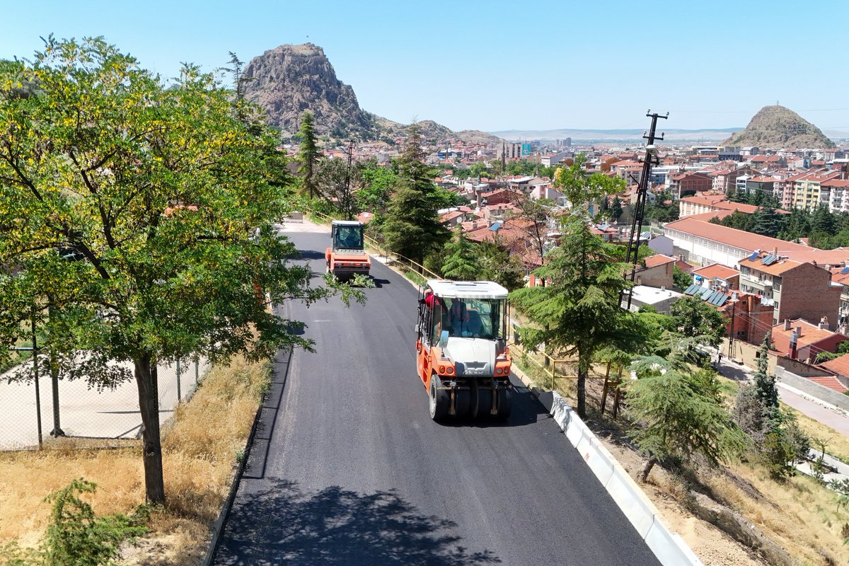 Afyonkarahisar'da Zafer Mahallesi'nde Asfalt ve Bariyer Çalışması Tamamlandı