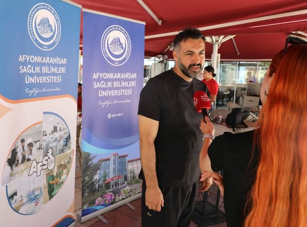 Afyonkarahisar'da İlk Bilim Kafe Etkinliği Düzenlendi: Bağımlılık Konuşuldu