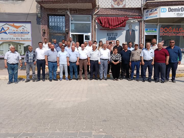 AK Parti Afyonkarahisar İl Başkanı Şahin, Sinanpaşa İlçe Teşkilatı'nı Ziyaret Etti