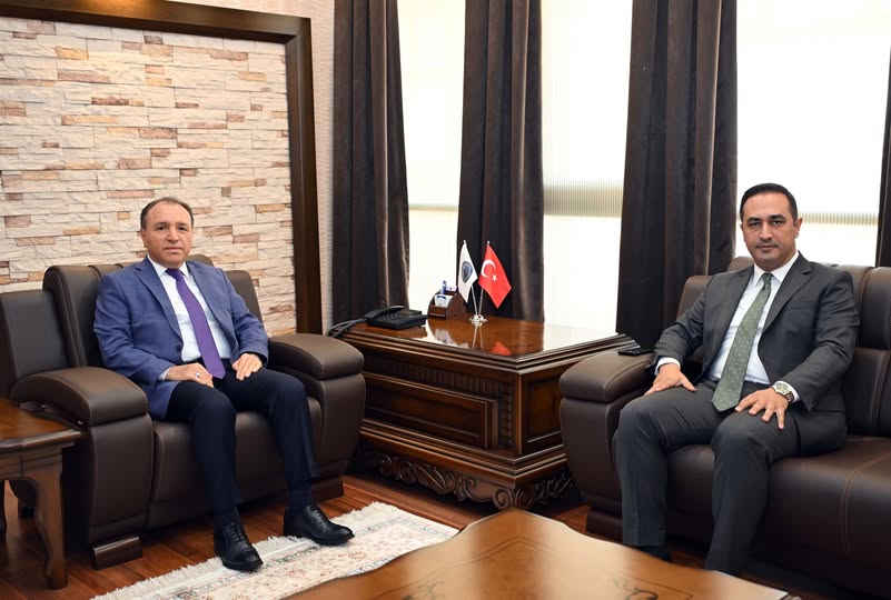 Afyonkarahisar Ağır Ceza Mahkemesi Başkanı Köken, Rektör Karakaş'a Veda Ziyareti Gerçekleştirdi