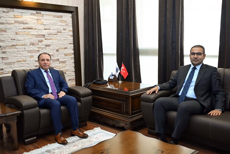 Afyonkarahisar İdare Mahkemesi Başkanı Ayna, Rektör Karakaş'ı Ziyaret Etti