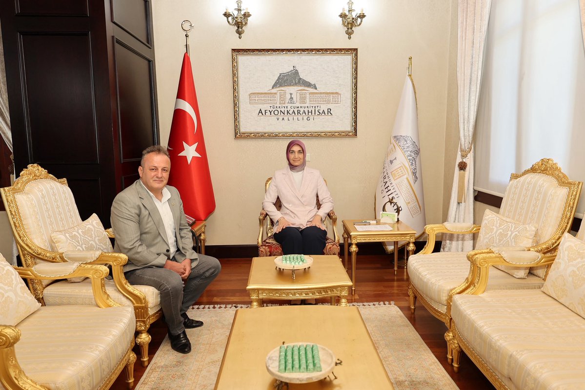 Afyonkarahisar Valisi Doç. Dr. Kübra Güran Yiğitbaşı, Gazeteci Murat Akarçay'ı Kabul Etti