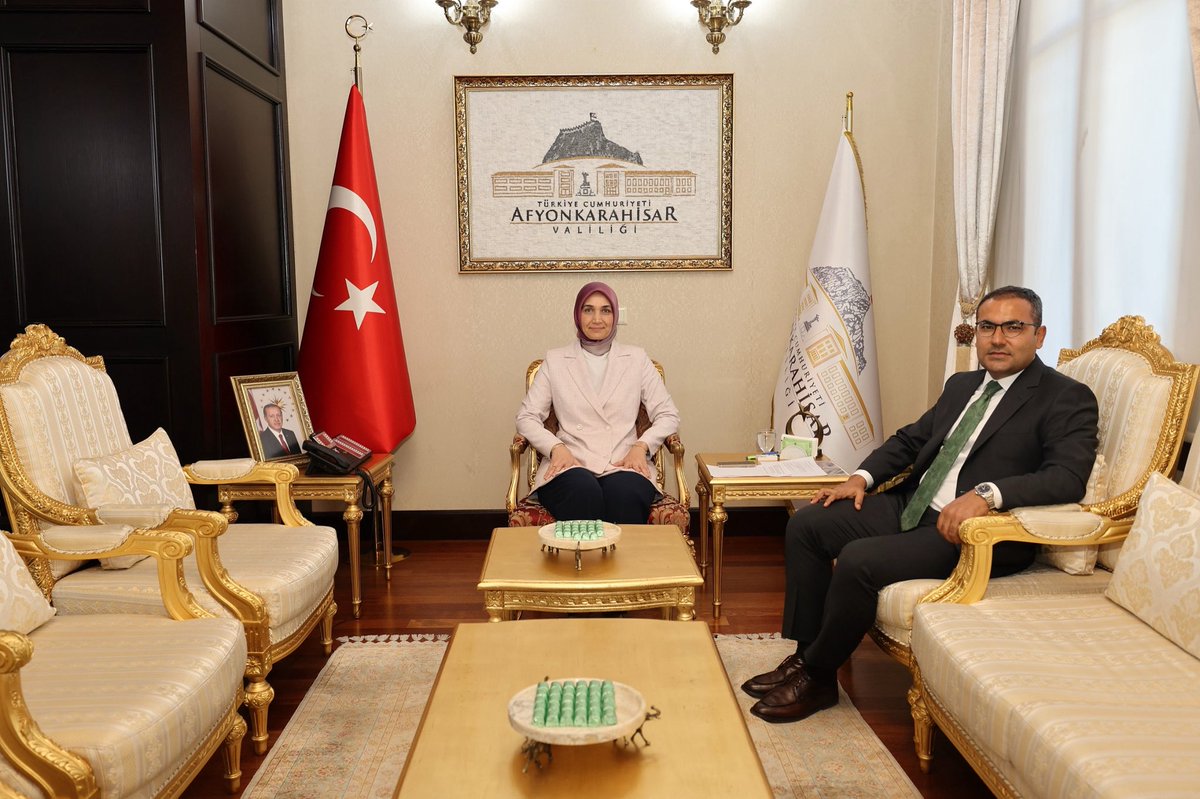 Afyonkarahisar Valisi Yiğitbaşı, İdare Mahkemesi Başkanı Ayna'yı Yeni Görevinde Kutladı