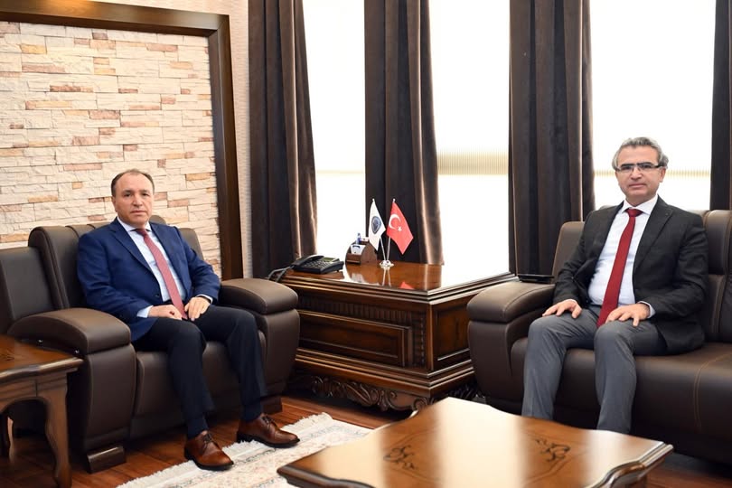 Afyonkarahisar Cumhuriyet Başsavcısı Karabacak, Rektör Karakaş’ı Ziyaret Etti