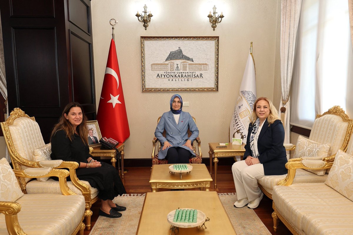 Afyonkarahisar Valisi Doç. Dr. Kübra Güran Yiğitbaşı Önemli İsimleri Kabul Etti