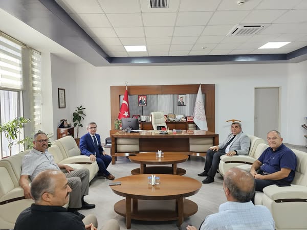 Afyonkarahisar Cumhuriyet Başsavcısı Fatih Karabacak, İl Milli Eğitim Müdürü Miraç Sünnetci'ye Veda Ziyareti Gerçekleştirdi