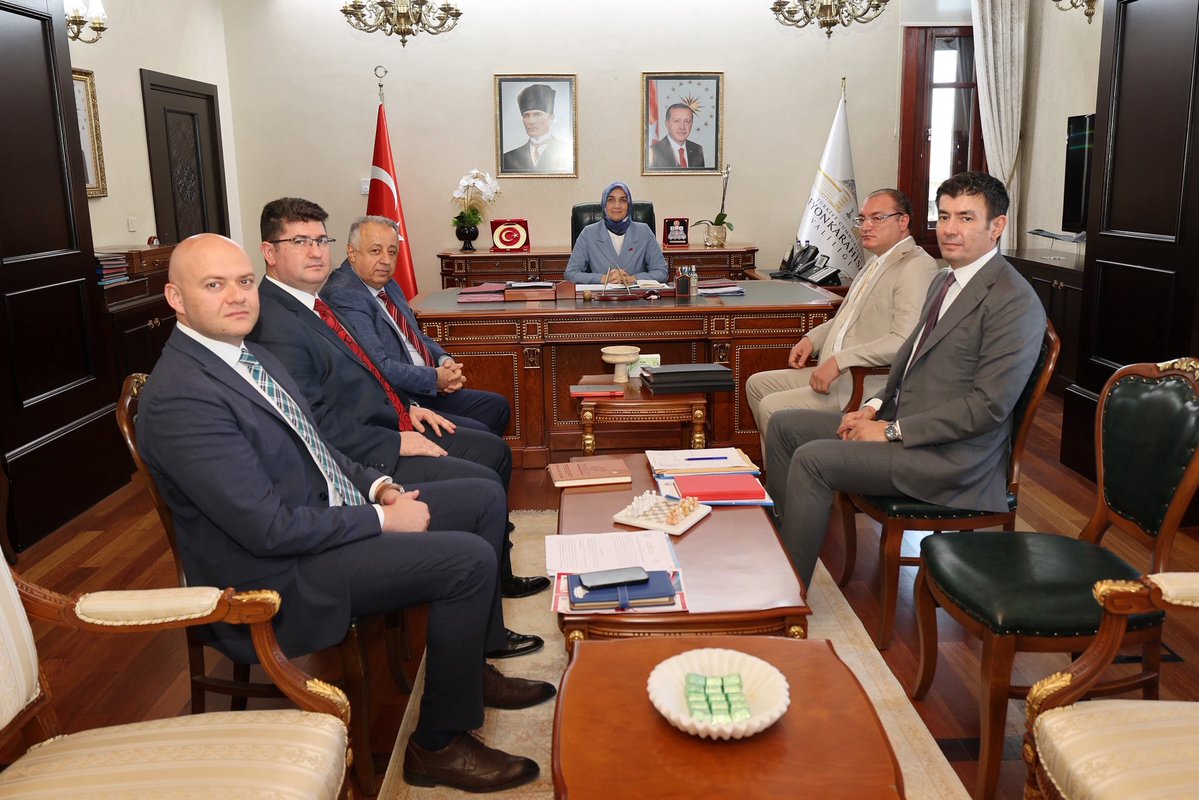 Afyonkarahisar Valiliği'nde Değerlendirme Toplantısı Gerçekleştirildi