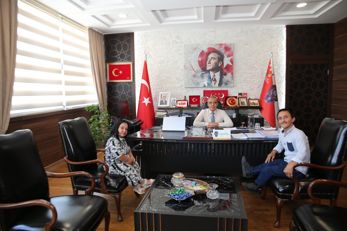Afyonkarahisar Emniyet Müdürlüğü'ne Sanatçı Çift Ziyaret