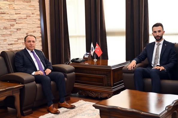 AK Parti Afyonkarahisar Gençlik Kolları Rektör Karakaş’ı Ziyaret Etti