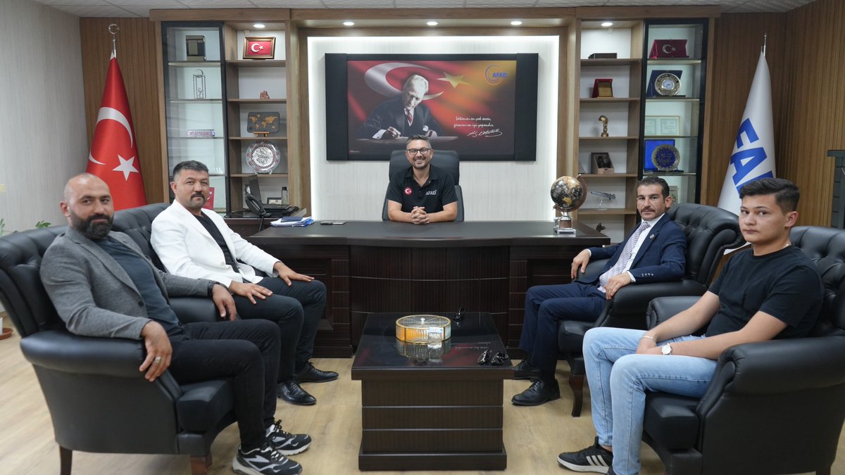 Afyonkarahisar Ülkü Ocakları Başkanı Çetinkaya, AFAD İl Müdürüne Hayırlı Olsun Ziyareti Gerçekleştirdi