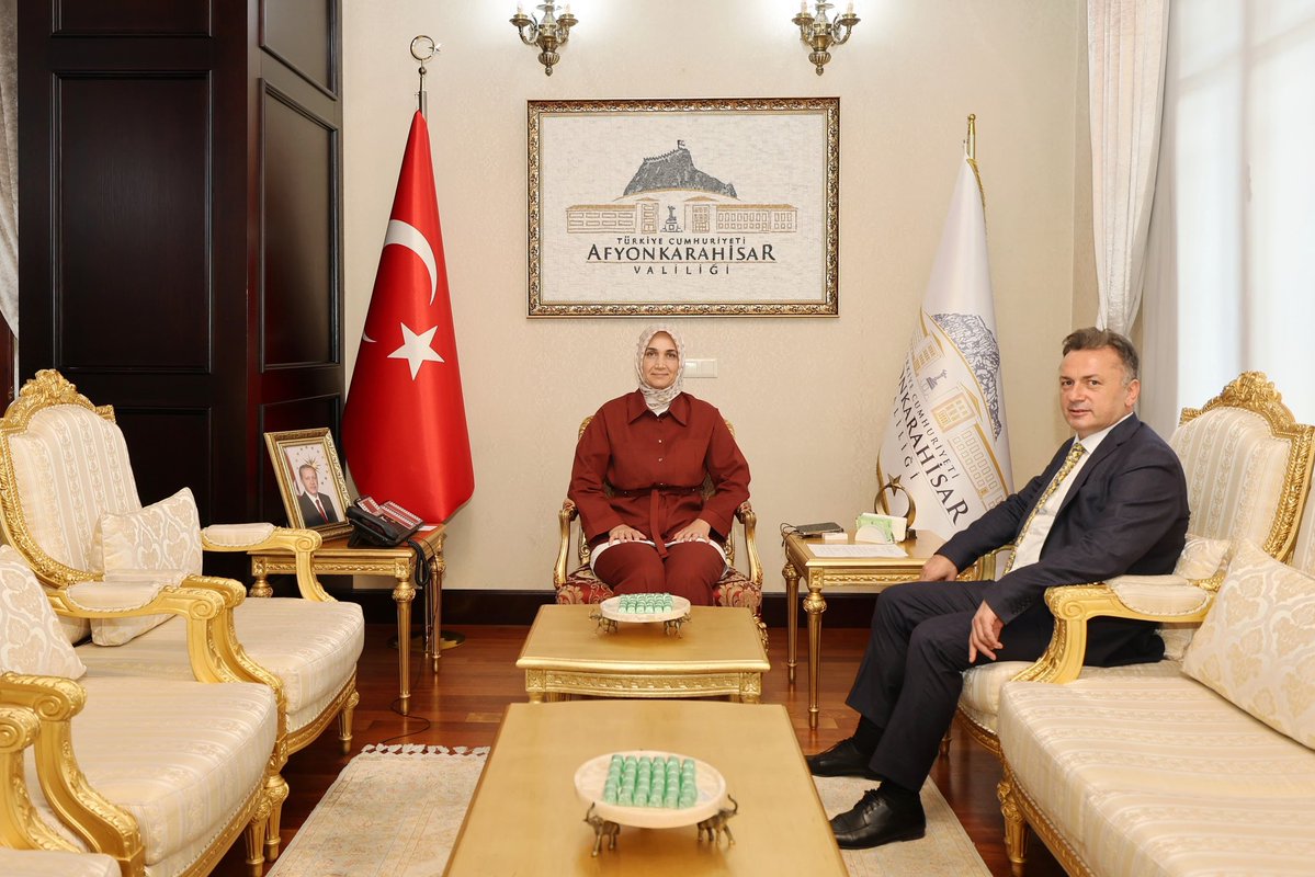 Afyonkarahisar Valisi Yiğitbaşı, Yeni Rektör Vekili Şenocak'ı Kabul Etti