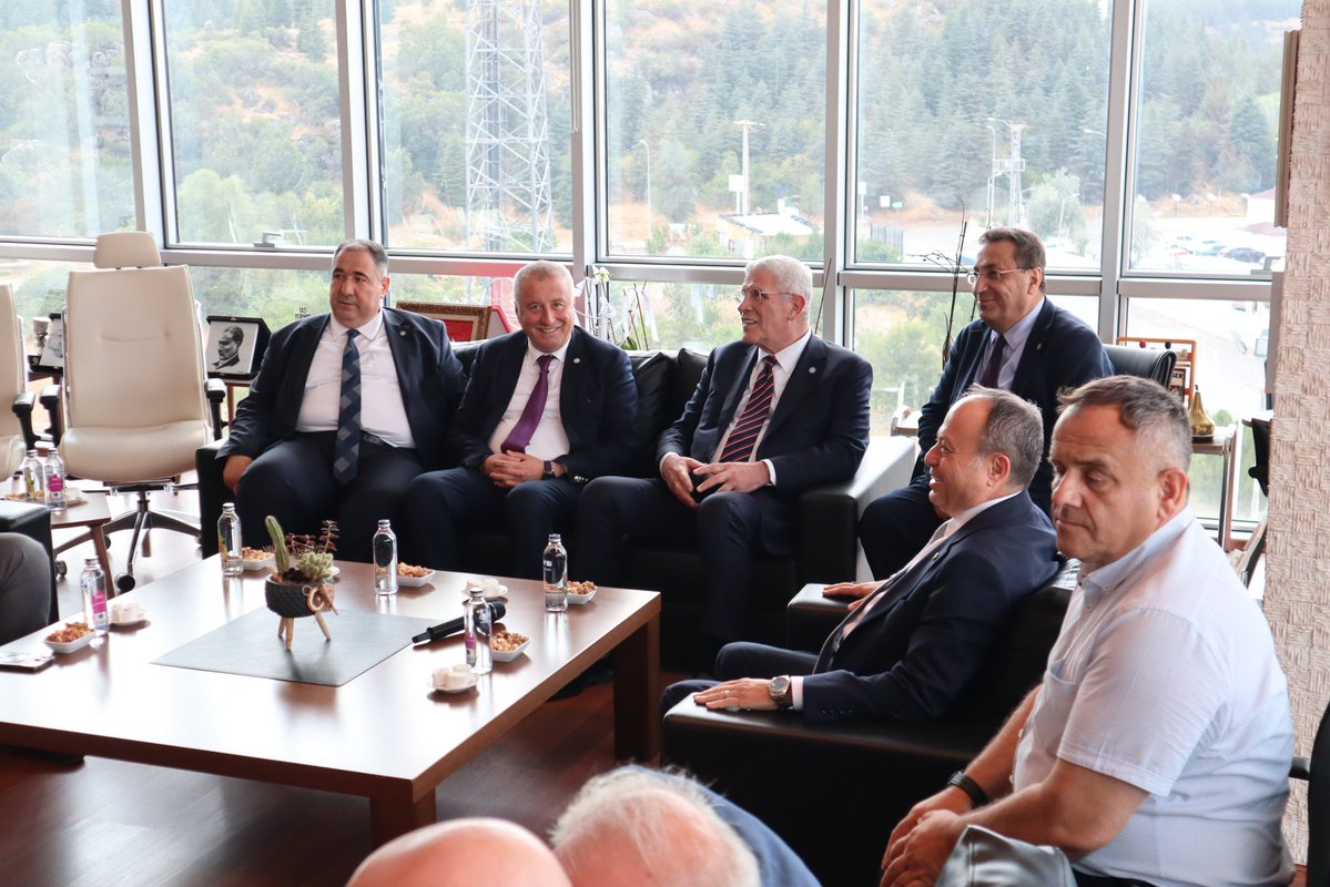 İyi Parti Heyeti Afyonkarahisar Ticaret ve Sanayi Odası'nı Ziyaret Etti