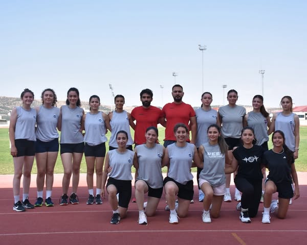 Afyon Gençlik Spor Kulübü Kadın Voleybol Takımı Yeni Sezon Hazırlıklarına Başladı