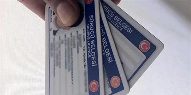 Eski Tip Ehliyetler İçin Yenileme Süreci Başladı: İşte Adımlar ve Ücretler