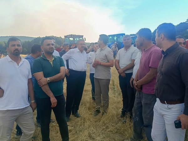 Afyonkarahisar'da Sarıcaova Köyü'nde Yangınla Mücadele Devam Ediyor
