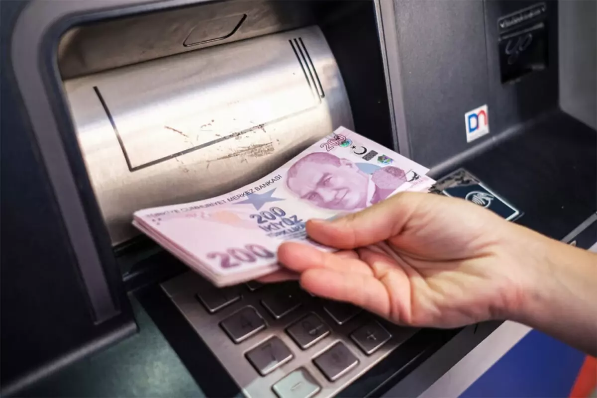 Karşıyaka'da Banka Hesabından Kayıp Para: Mahkeme Bankayı Suçlu Buldu
