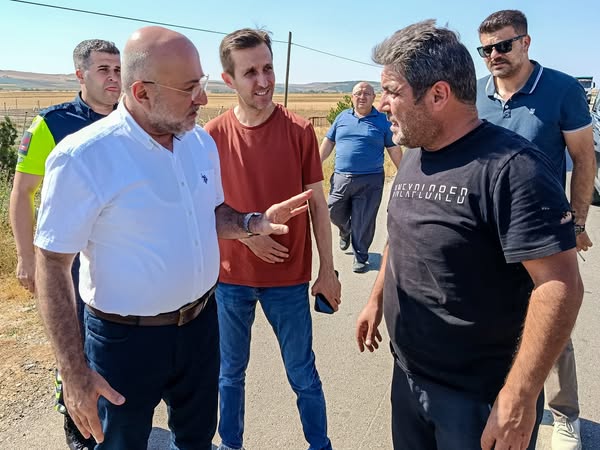 Afyonkarahisar'da Trafik Kazası: AK Parti İl Başkanı Şahin, Gazeteciye Yardım Etti