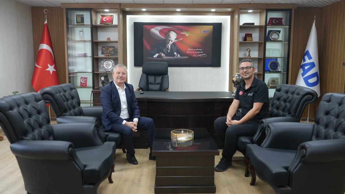 Afyonkarahisar AFAD'a Ziyaret: Milletvekili Koçak, İl Müdürü Altındal'ı Ziyaret Etti