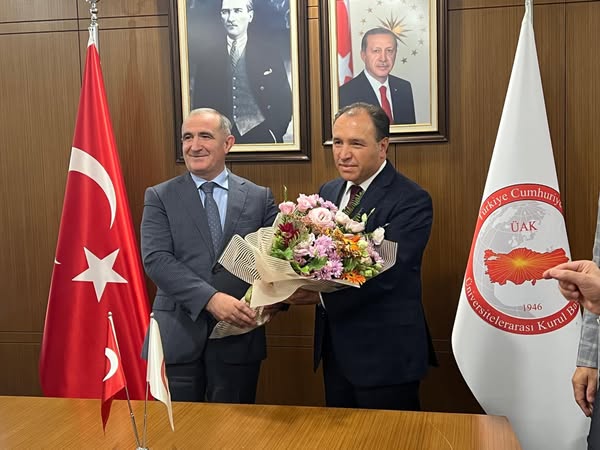 Afyon Kocatepe Üniversitesi Rektörü'nden ÜAK Başkanlığı Görevi Devri