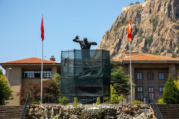 Afyonkarahisar'ın Sembolü Utku Anıtı Restorasyona Girdi