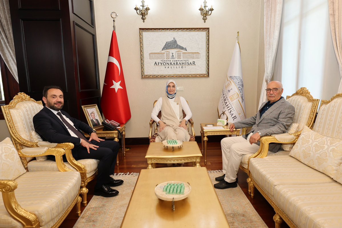 Afyonkarahisar Valisi İş İnsanlarını Makamında Kabul Etti