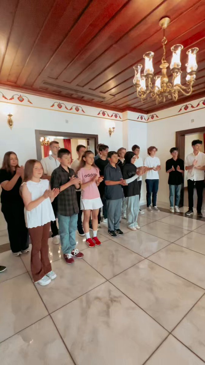 Afyonkarahisar Valisi, LGS ve YKS'de Başarılı Öğrencileri Kabul Etti