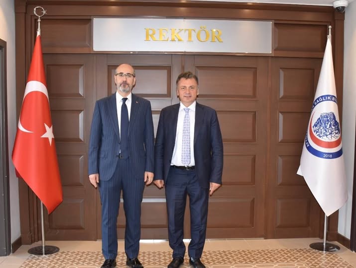 Afyonkarahisar'da Sağlık Hizmetleri Değerlendirildi: AFSÜ Rektörü ve İl Sağlık Müdürü Bir Araya Geldi
