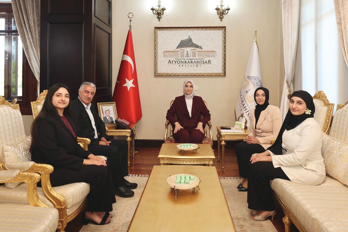 Afyonkarahisar Valisi, Fransa'da Yaşayan Türk Vatandaşlarını Makamında Kabul Etti