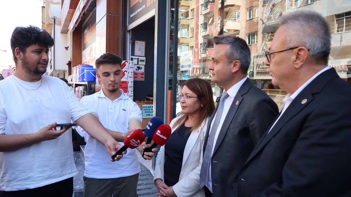 CHP'li Vekiller ve İl Başkanı Afyonkarahisar'da Esnaf Ziyareti Gerçekleştirdi