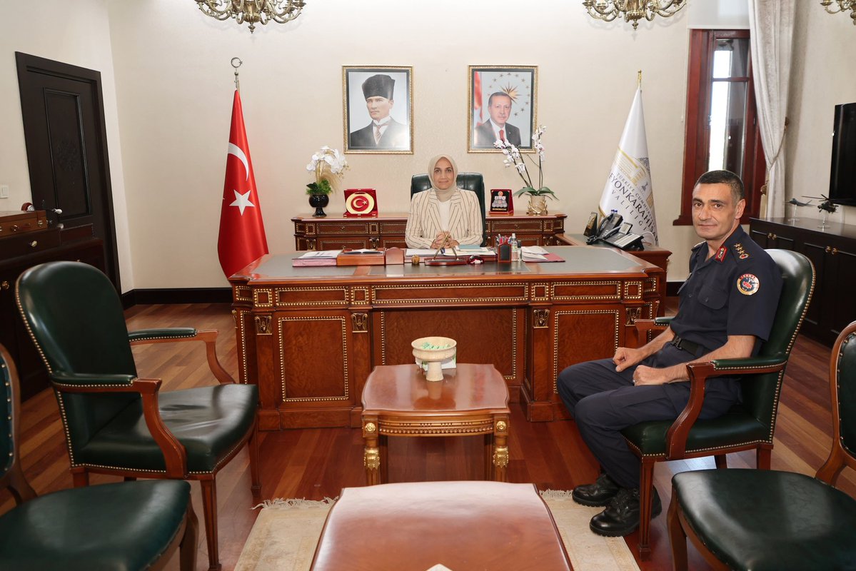 Afyonkarahisar Valisi Yiğitbaşı, Yeni İl Jandarma Komutanını Makamında Kabul Etti