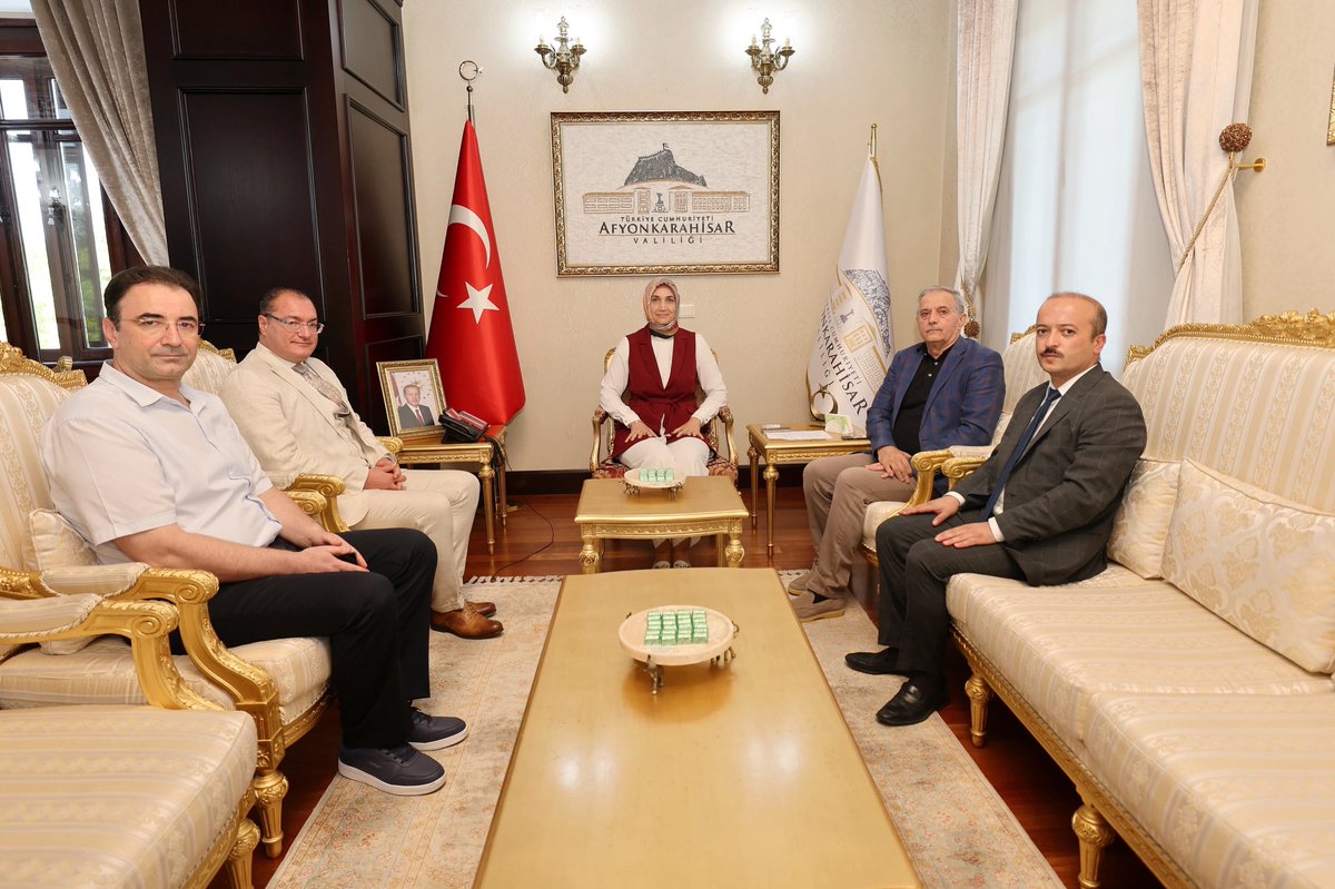 Afyonkarahisar Valisi Güran Yiğitbaşı, İş Dünyası Temsilcileriyle Bir Araya Geldi