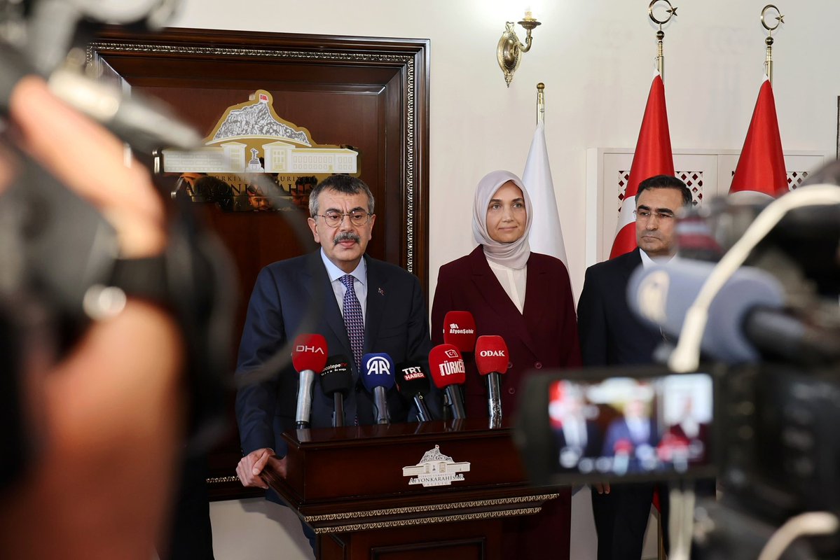 Milli Eğitim Bakanı Tekin, Afyonkarahisar'da Eğitim Durumunu Değerlendirdi
