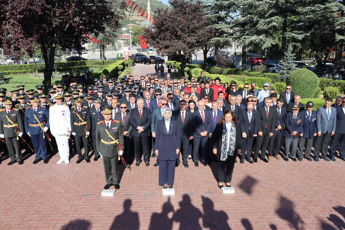 İyi Parti Milletvekili Hakan Şeref Olgun, Afyonkarahisar'da Zafer Bayramı Etkinliklerine Katıldı