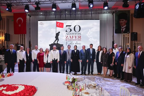 Afyonkarahisar Belediye Başkanı Köksal, Zafer Bayramı Resepsiyonuna Katıldı