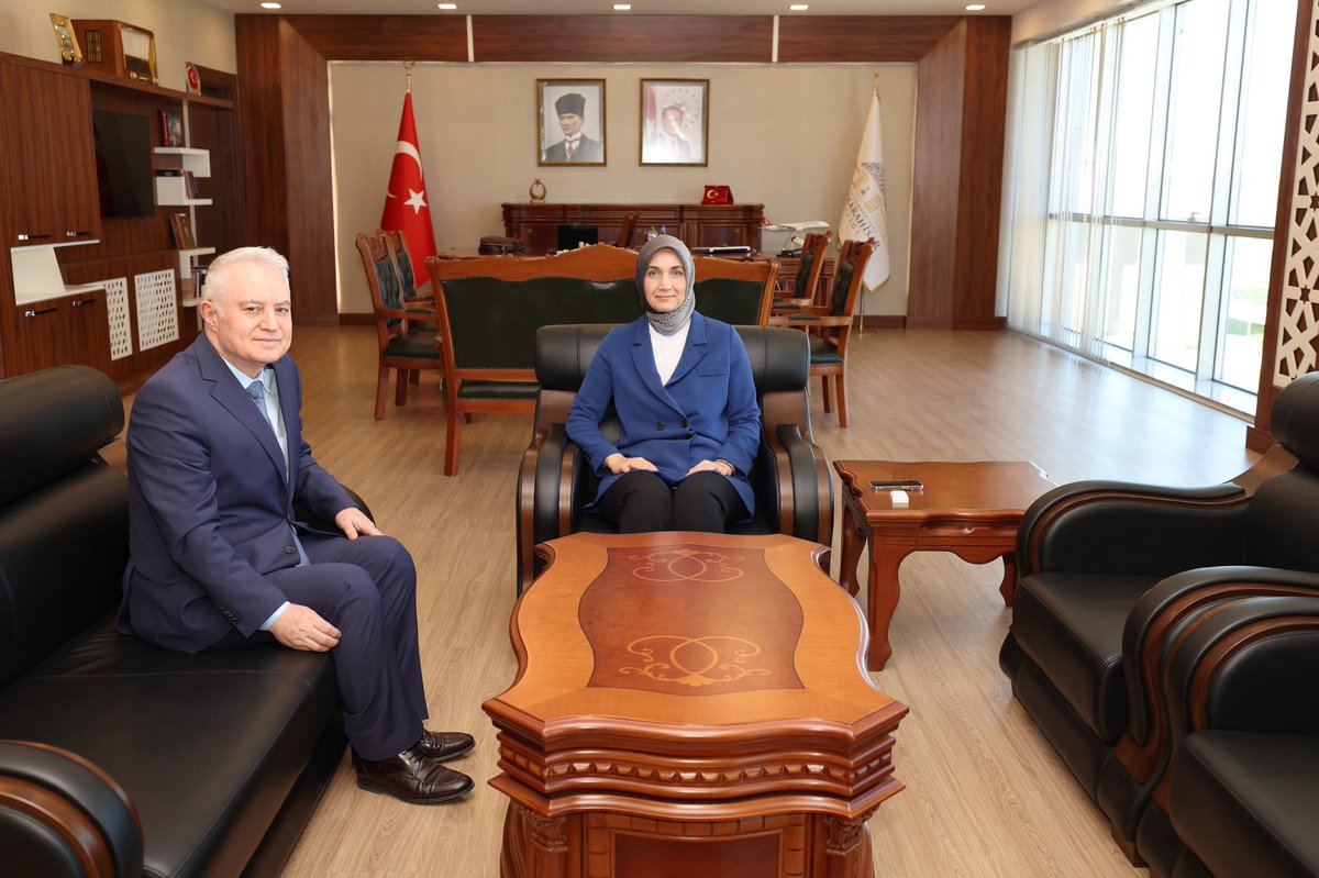 Afyonkarahisar Valisi Yiğitbaşı, Plastik Cerrahi Kliniği Başkanı Yıldırım'ı Kabul Etti