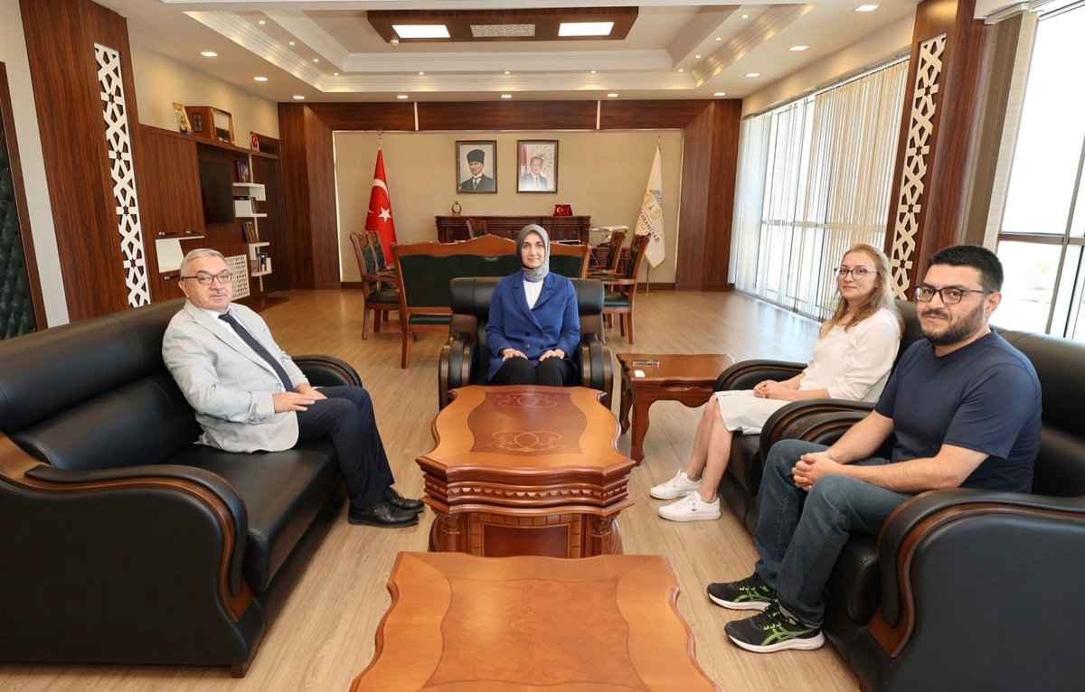 Afyonkarahisar Valisi Doç. Dr. Kübra Güran Yiğitbaşı Şuhut Belediye Başkanı'nı Ağırladı