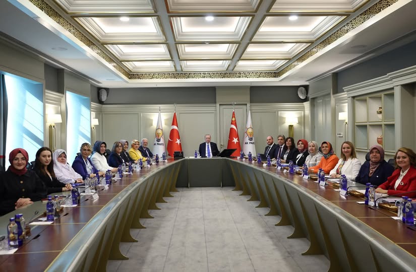 AK Parti'de Kadın Belediye Başkanları Cumhurbaşkanı Erdoğan ile Buluştu