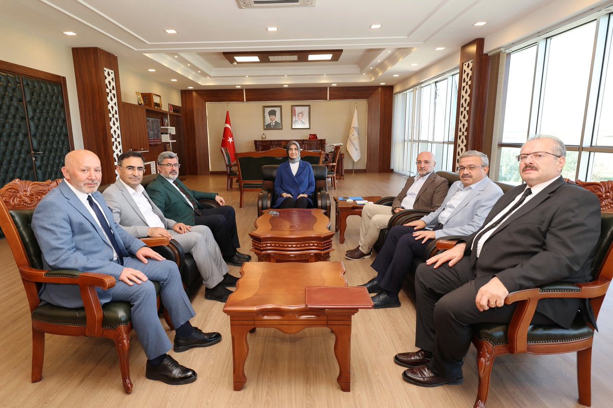 Afyonkarahisar Valisi Doç. Dr. Kübra Güran Yiğitbaşı TBMM'de Milletvekilleriyle Bir Araya Geldi