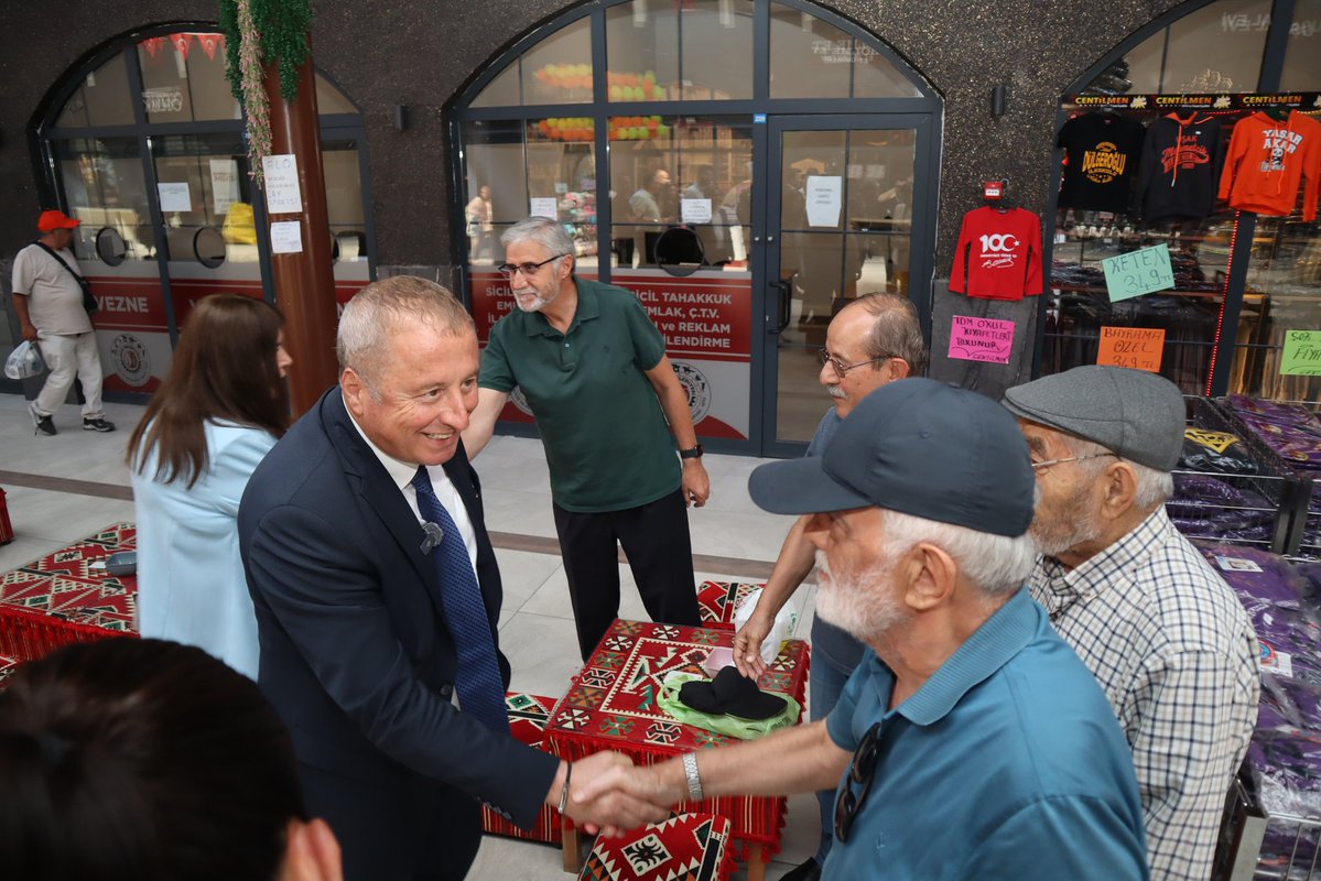 Uşak'ta Esnaf ve Vatandaşın Sorunlarını Dinleyen İyi Parti Heyeti