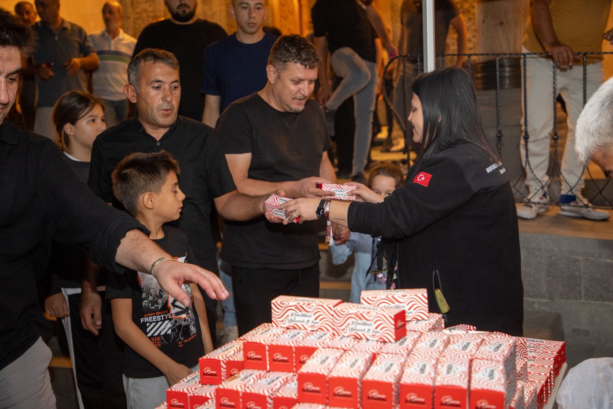 Afyonkarahisar'da Mevlid Kandili Simidi İkramı