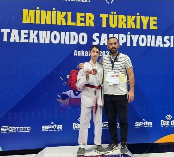 Afyonkarahisar'dan Taekwondo'da Türkiye Üçüncülüğü