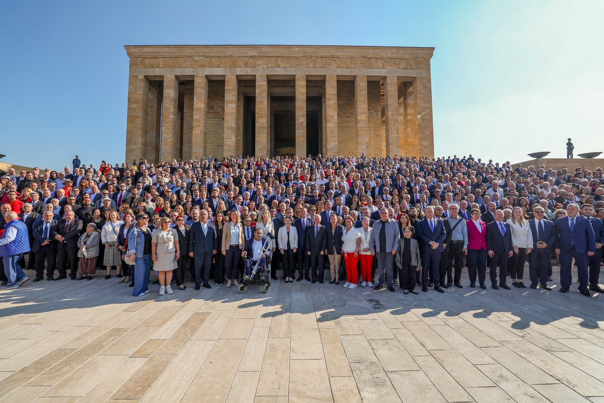 CHP Afyonkarahisar İl Başkanı Özgür Özel ile Anıtkabir'de 102. Yıl Kutlaması