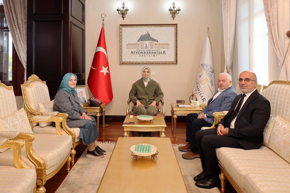 Afyonkarahisar Valisi Doç. Dr. Kübra Güran Yiğitbaşı Diyanet İşleri Başkanlığı Heyetini Ağırladı