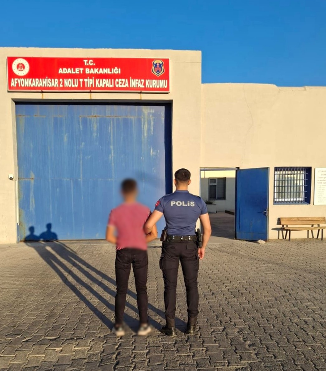 Afyonkarahisar'da Aranan Firari Şahıs Yakalandı