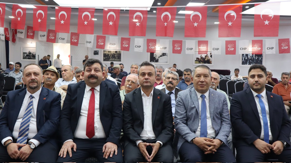 CHP Afyonkarahisar'da Örgütlenmeye Devam Ediyor: Dinar İlçe Kongresi Coşkuyla Tamamlandı